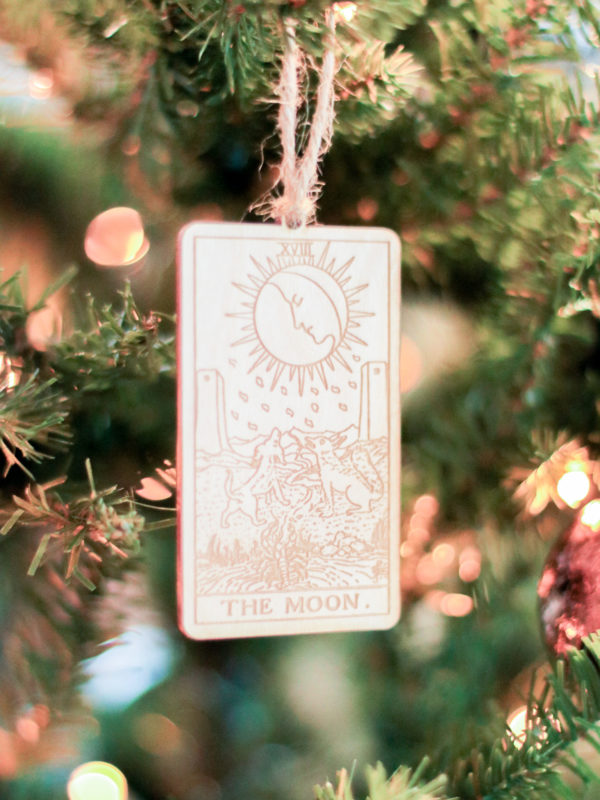 bjørkefiner juleornament med tarot motiv, the moon